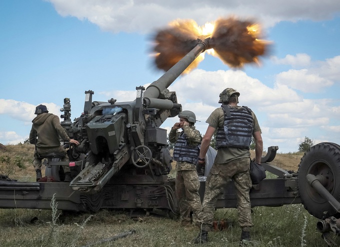 Vũ khí hạng nặng đổ về Ukraine, nghị sĩ Đức cảnh báo Thế chiến III - 1