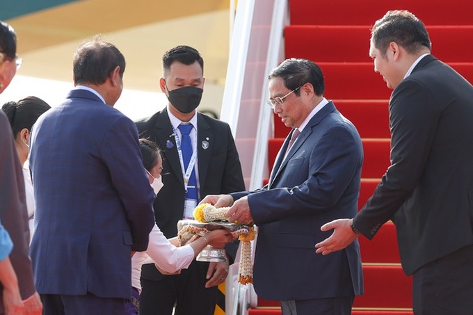 Thủ tướng Phạm Minh Chính tới Thủ đô Phnom Penh, bắt đầu chuyến thăm chính thức Campuchia - 1